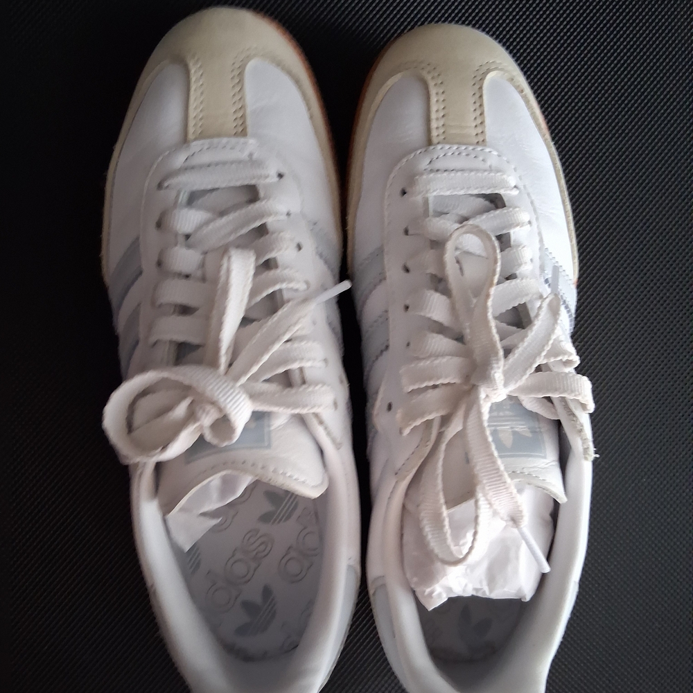 adidas Women’s White and Beige Sneakers